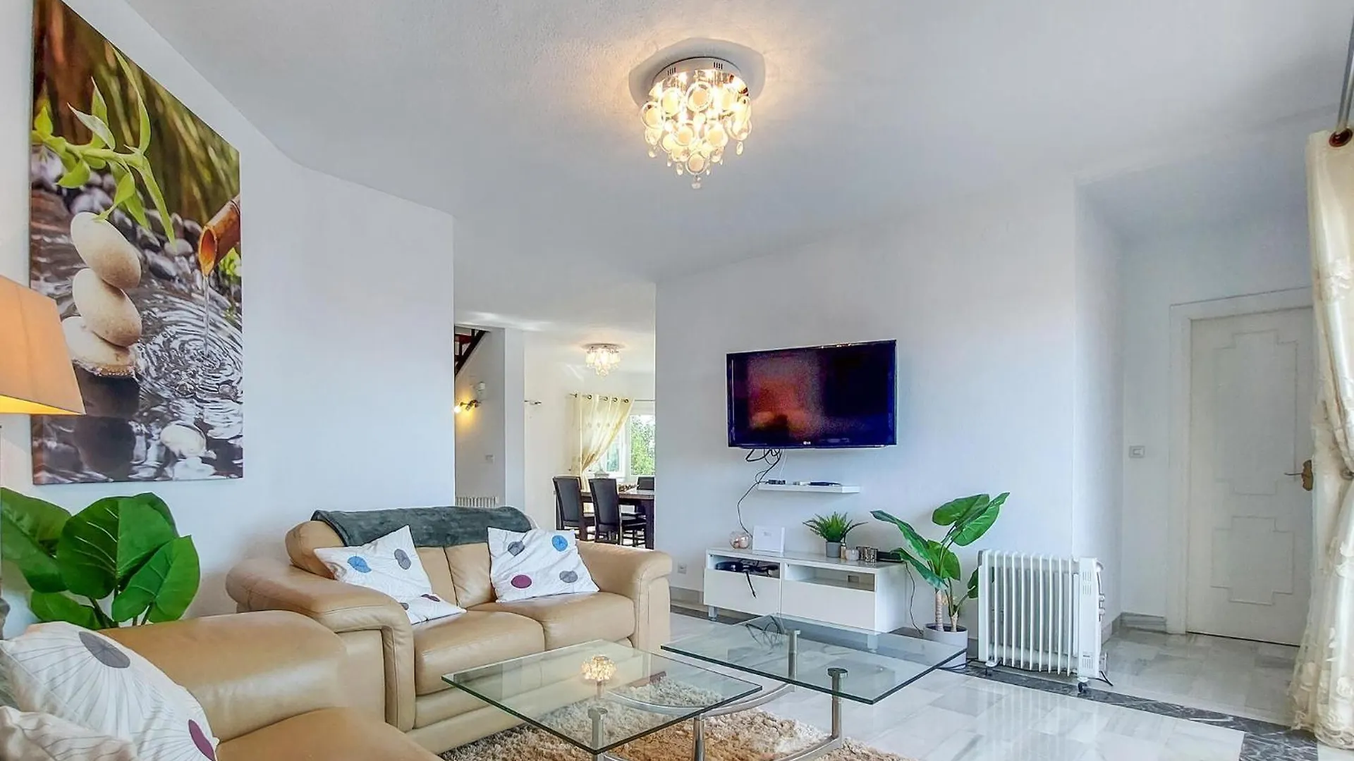 3 Bedroom Amazing Apartment In Calahonda Sitio de Calahonda